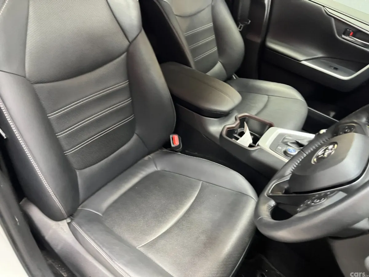 Toyota RAV4 SUV, Petrol Hybrid, 2024, White