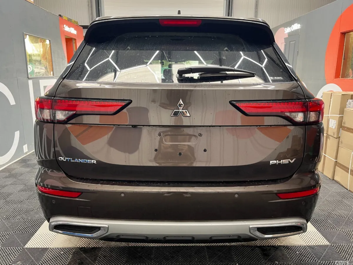 Mitsubishi Outlander SUV, Petrol Plug-in Hybrid, 2022, Brown