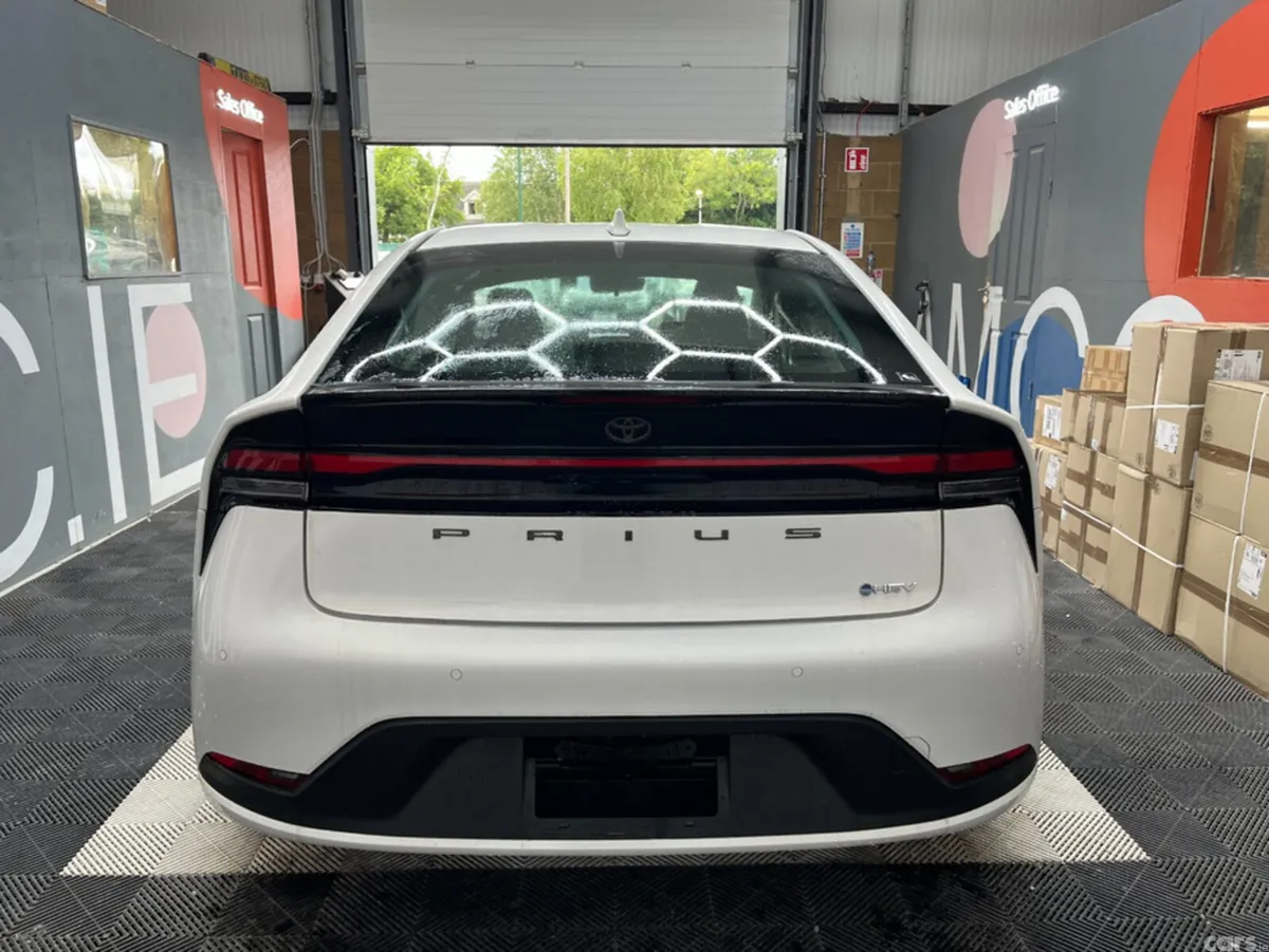 Toyota Prius Estate, Petrol, 2025, White