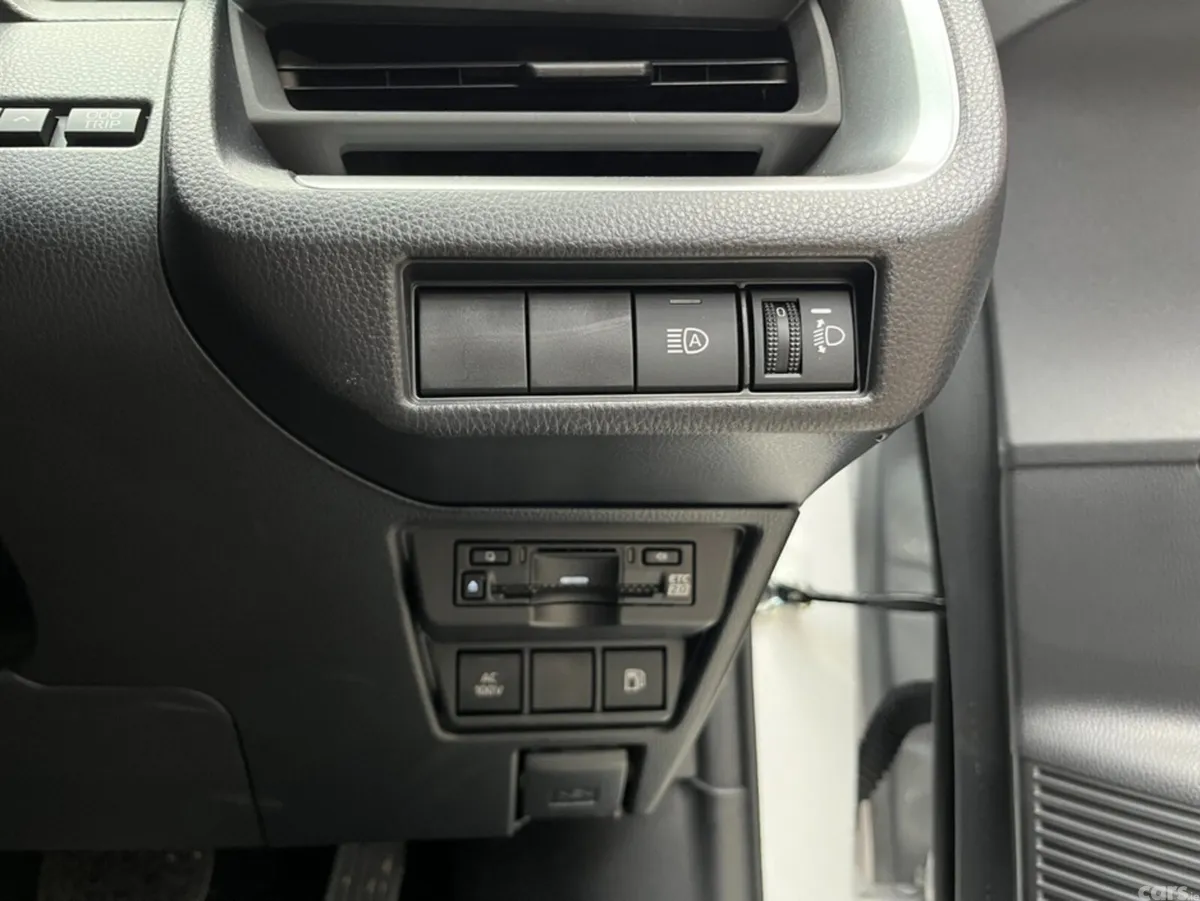 Toyota Prius Estate, Petrol, 2025, White