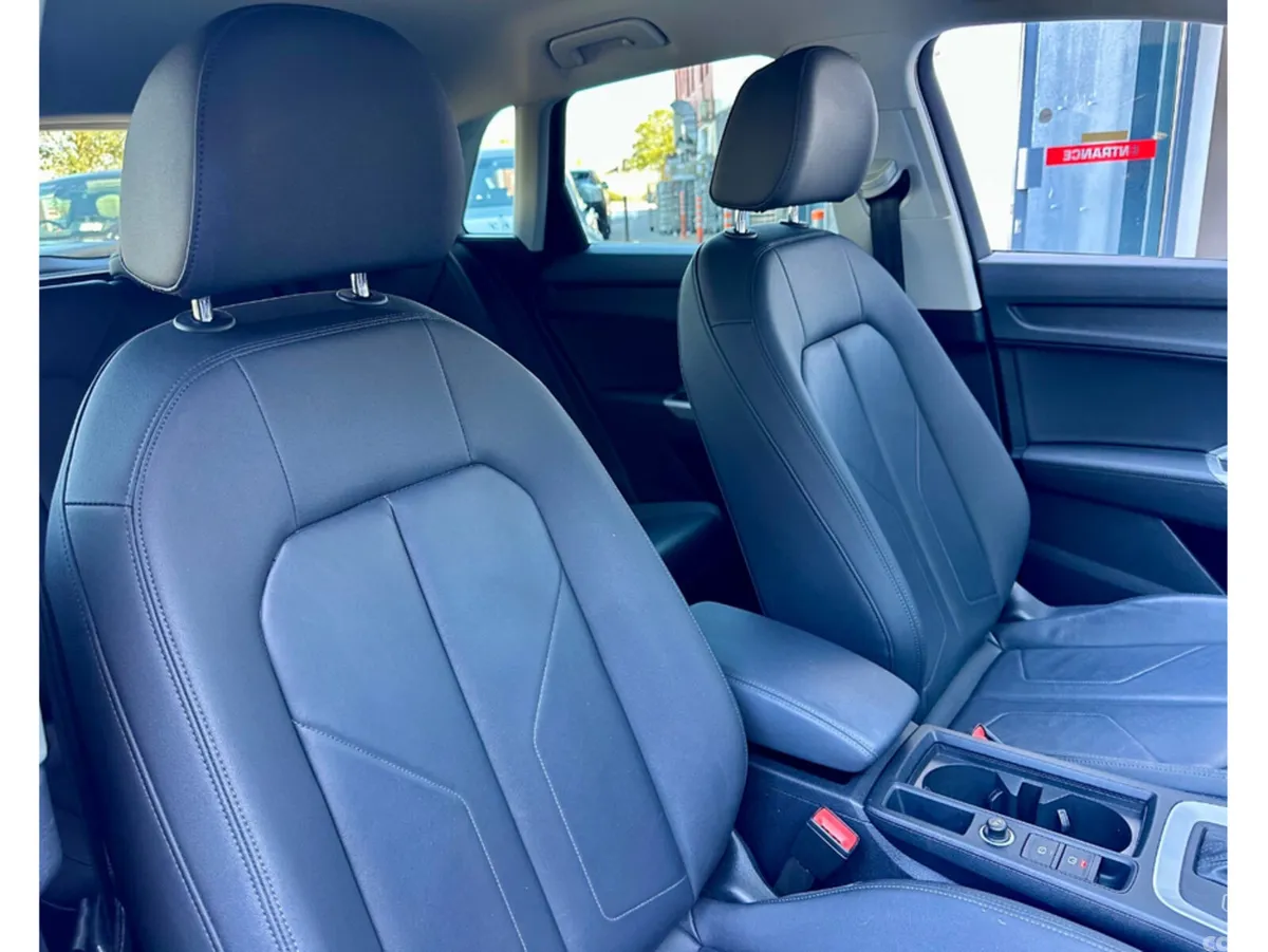 Audi Q3 SUV, Petrol Hybrid, 2023, Blue