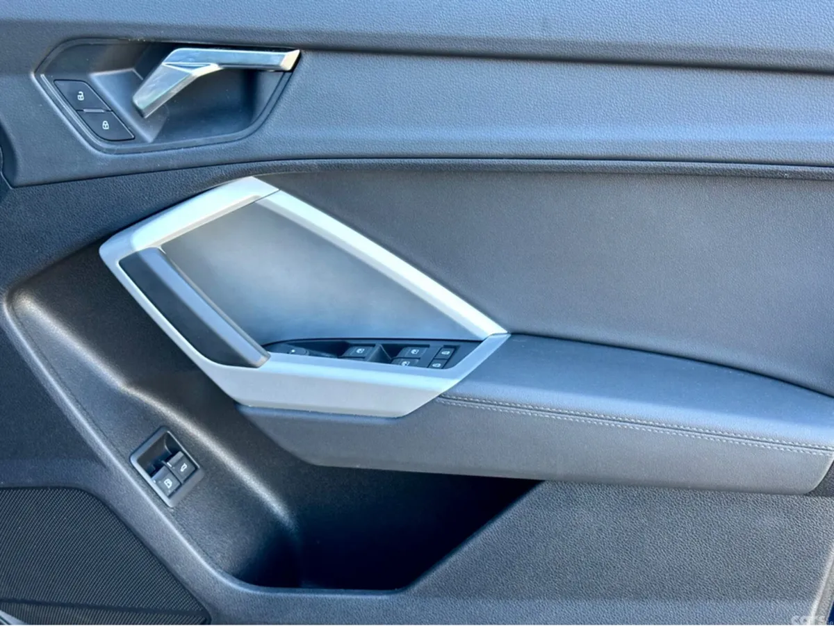 Audi Q3 SUV, Petrol Hybrid, 2023, Blue