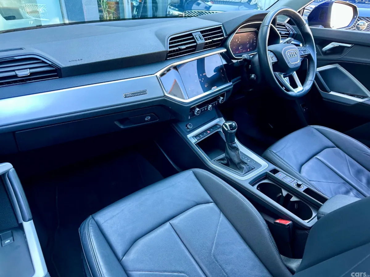 Audi Q3 SUV, Petrol Hybrid, 2023, Blue