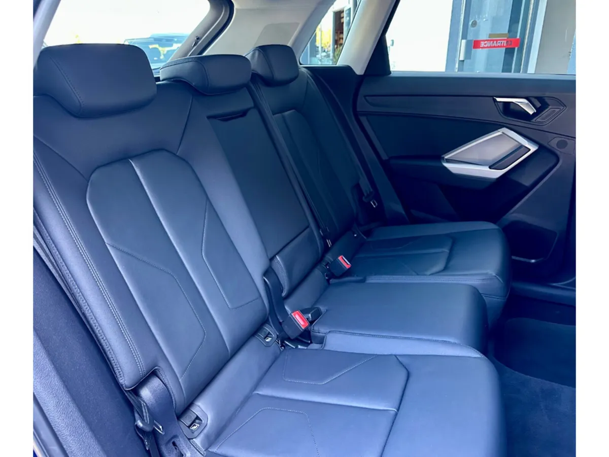 Audi Q3 SUV, Petrol Hybrid, 2023, Blue
