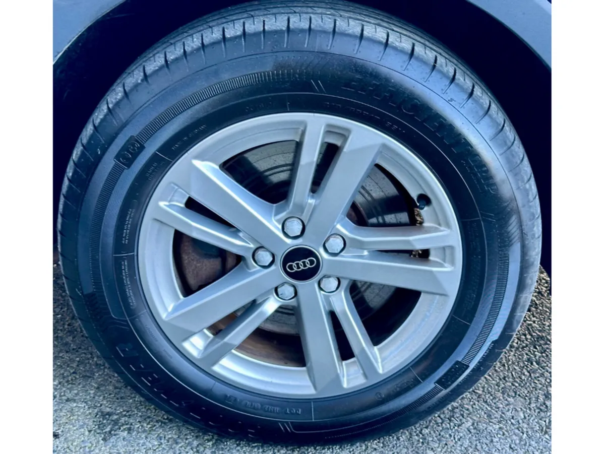Audi Q3 SUV, Petrol Hybrid, 2023, Blue
