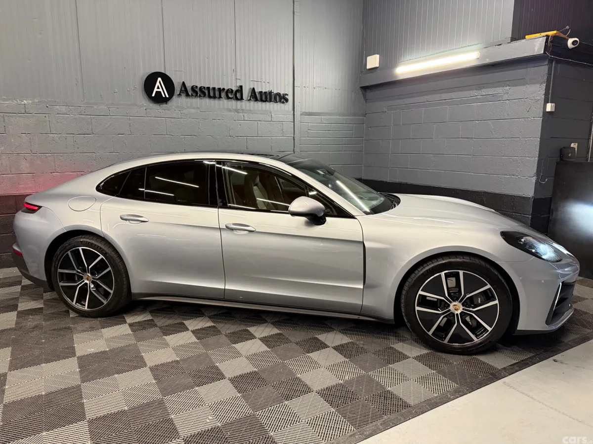 Porsche Panamera Hatchback, Petrol Plug-in Hybrid, 2024, Green