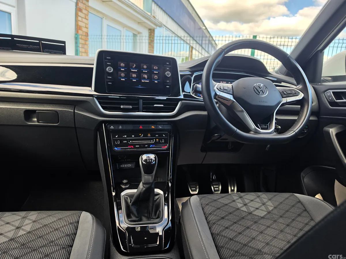 Volkswagen T-Roc SUV, Petrol, 2024, White