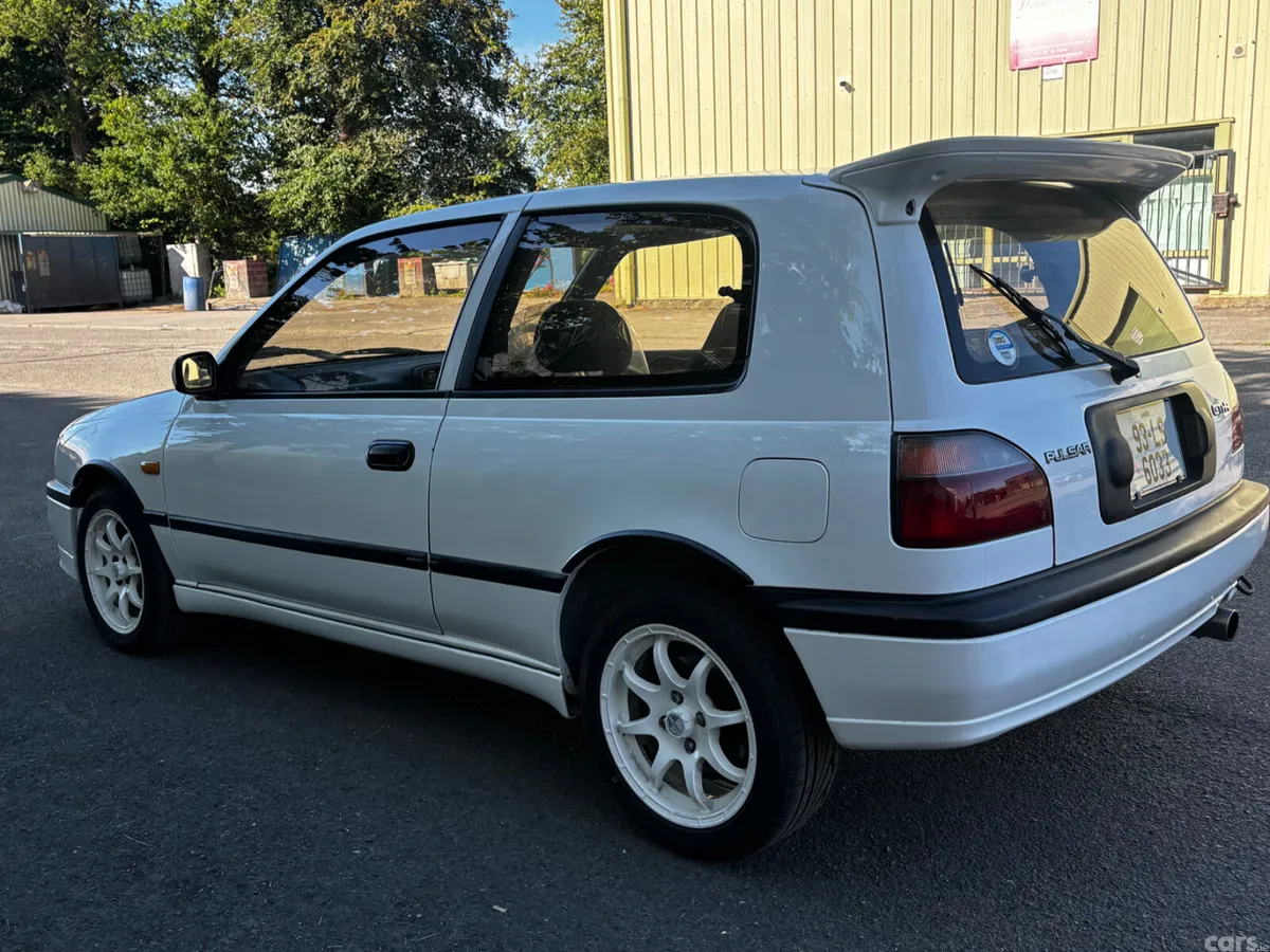 Nissan Pulsar Hatchback, Petrol, 1993, White