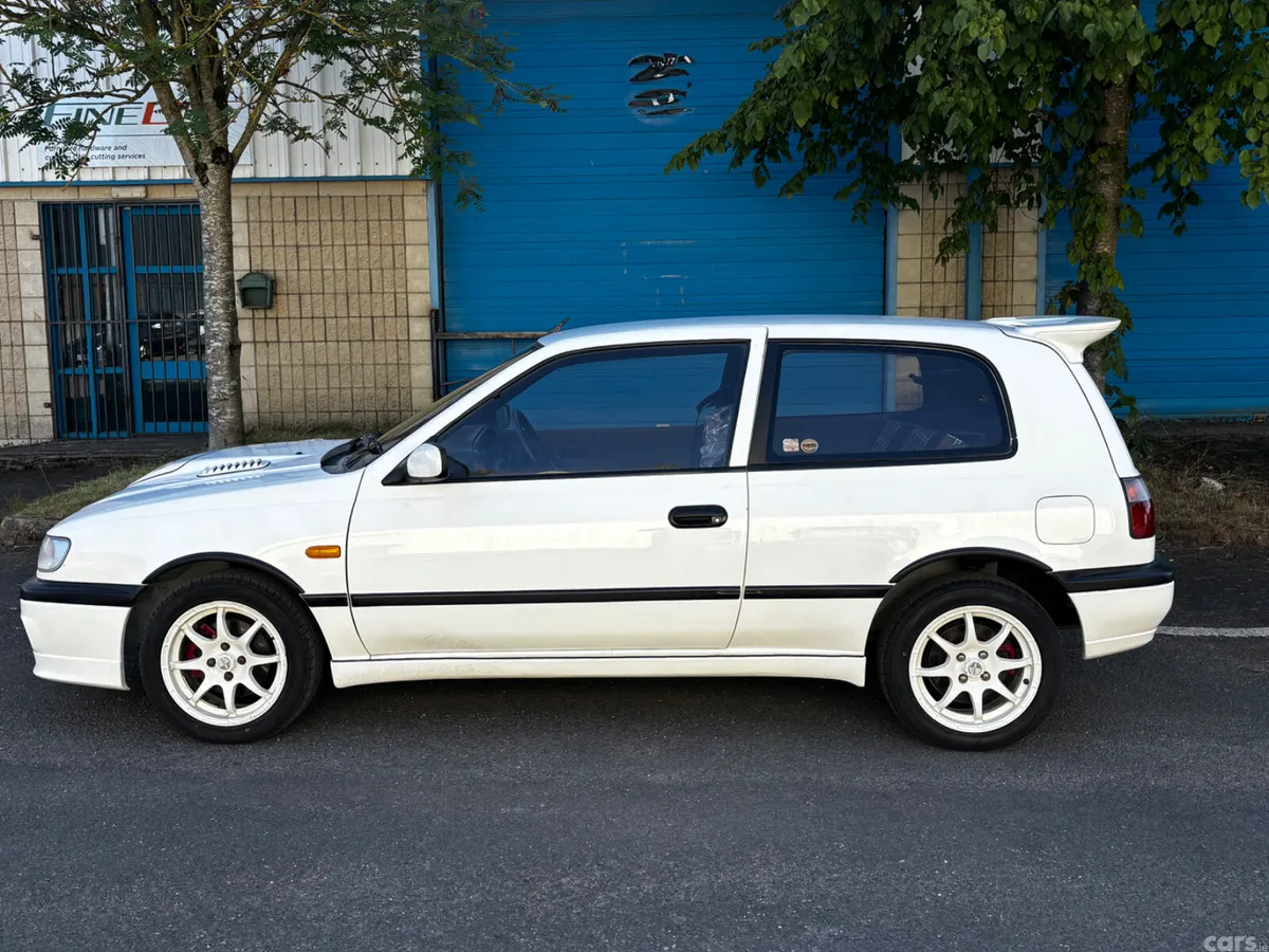 Nissan Pulsar Hatchback, Petrol, 1993, White