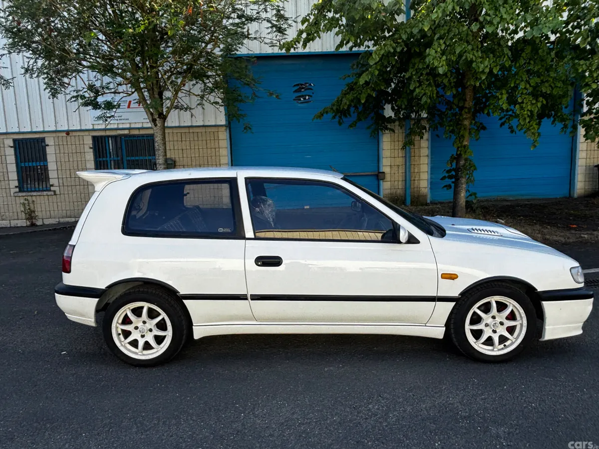 Nissan Pulsar Hatchback, Petrol, 1993, White