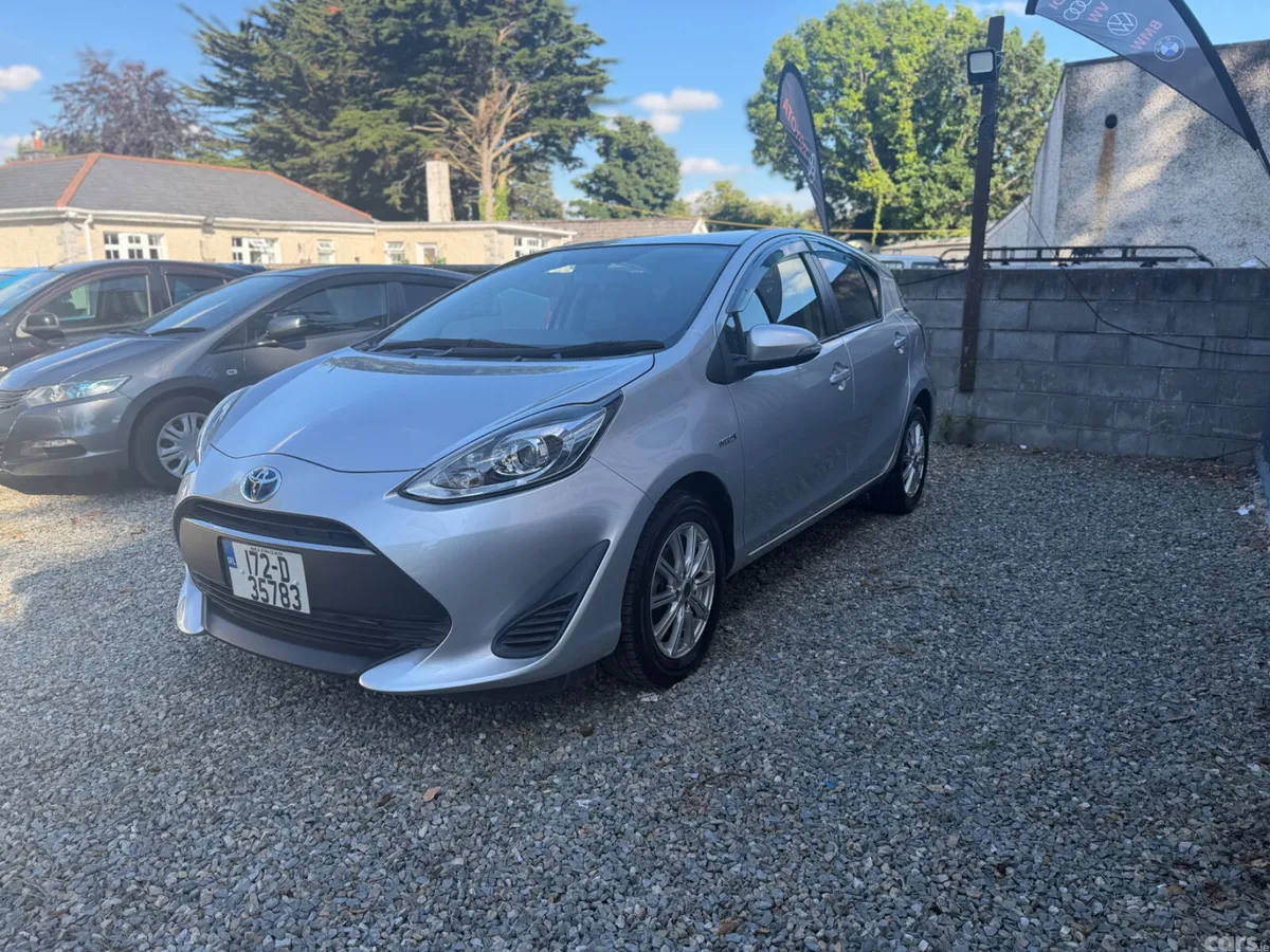 Toyota Aqua Hatchback, Petrol Hybrid, 2017, Silver