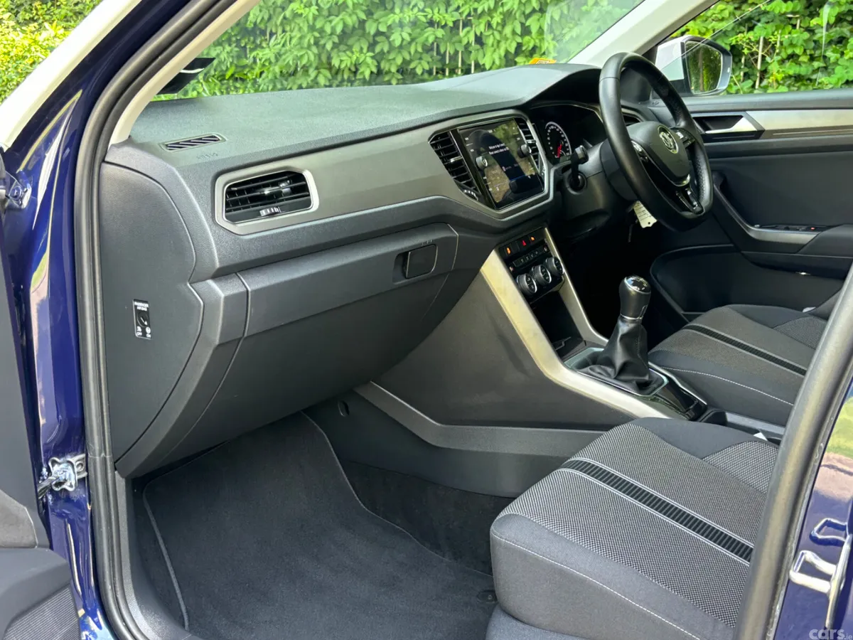 Volkswagen T-Roc SUV, Diesel, 2021, Blue