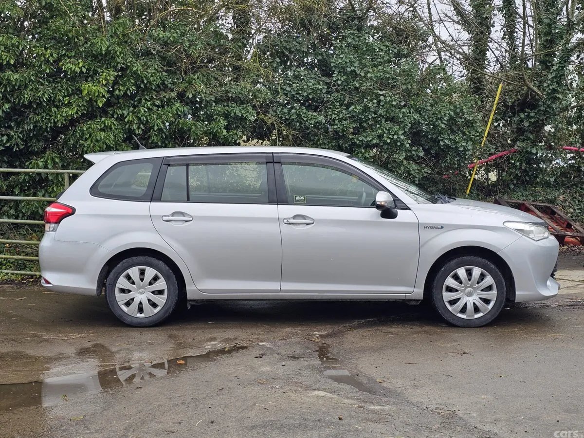 Toyota Corolla Estate, Petrol Hybrid, 2017, Silver