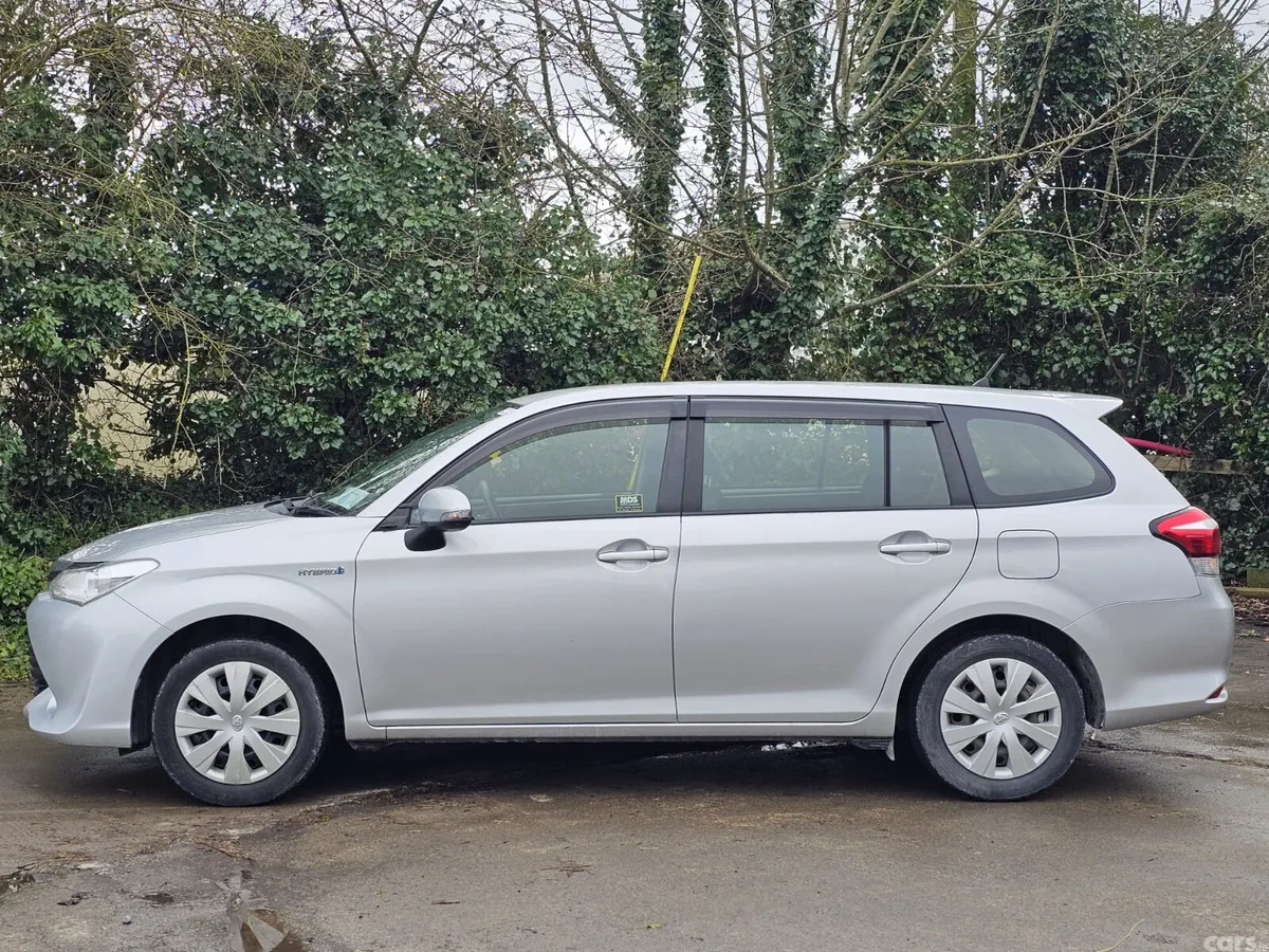 Toyota Corolla Estate, Petrol Hybrid, 2017, Silver
