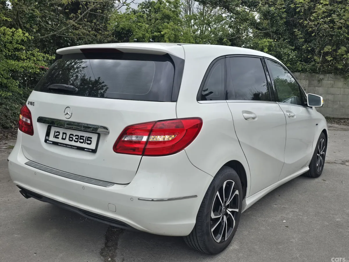 Mercedes-Benz B-Class MPV, Petrol, 2012, White