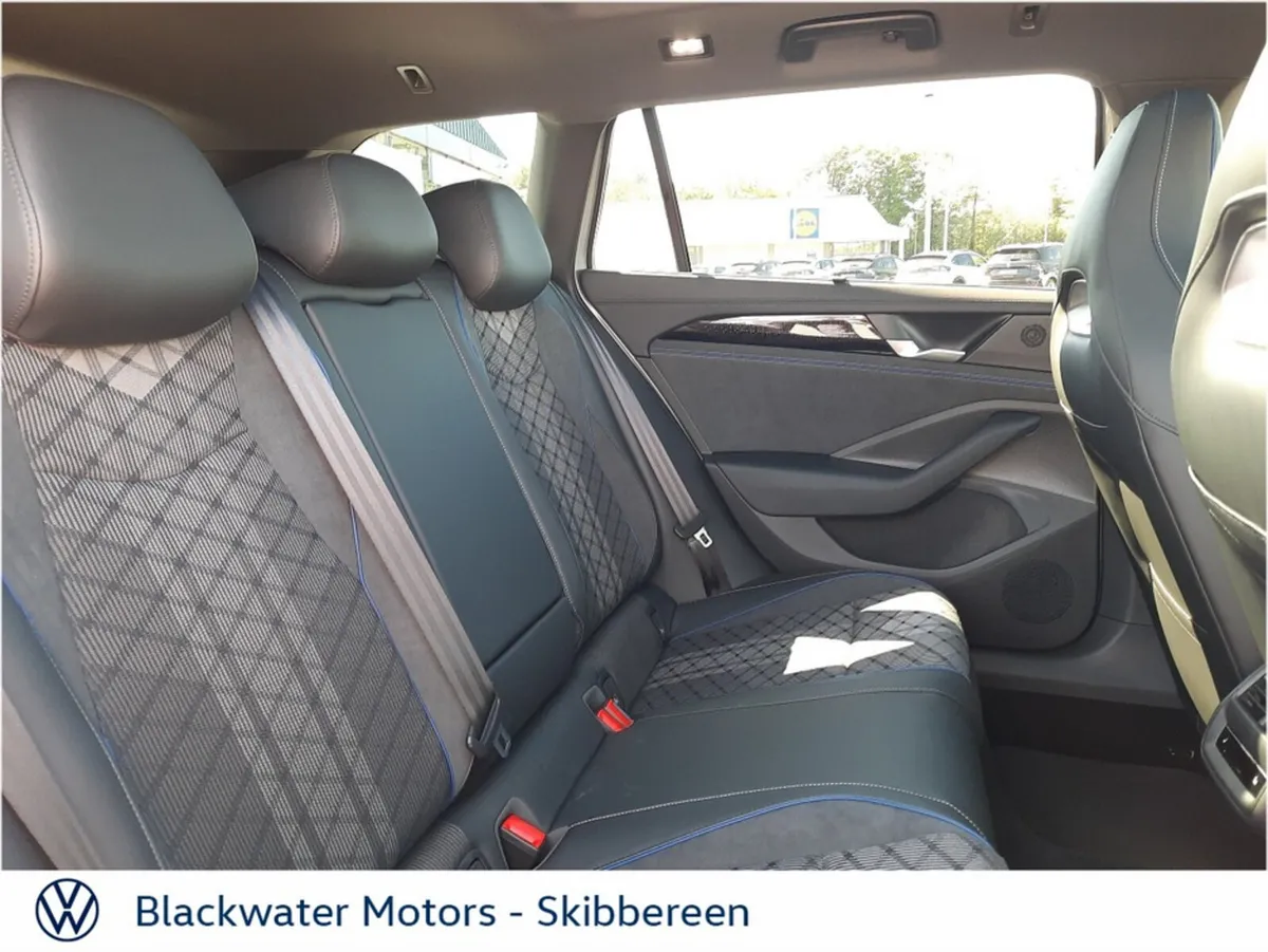 Volkswagen Passat Estate, Diesel, 2026, Grey
