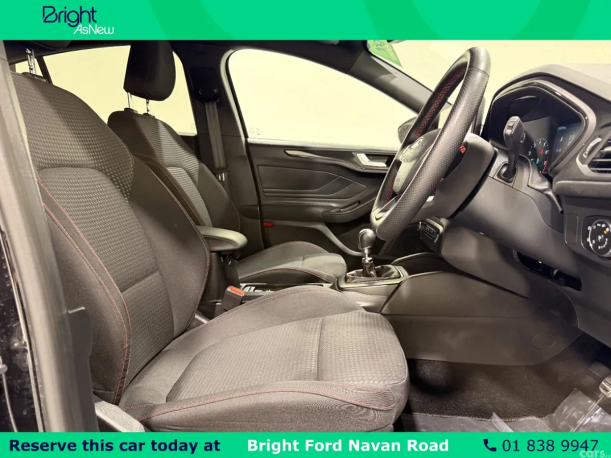 Ford Focus Hatchback, Petrol, 2024, Black