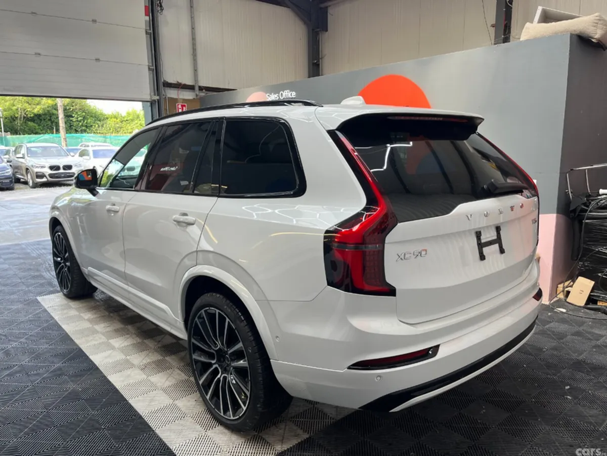 Volvo XC90 SUV, Petrol Plug-in Hybrid, 2025, White