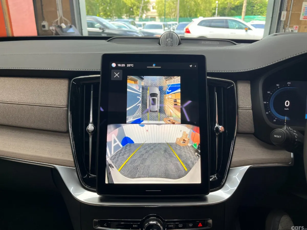Volvo XC90 SUV, Petrol Plug-in Hybrid, 2025, White