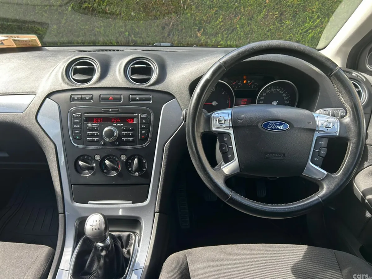 Ford Mondeo Saloon, Diesel, 2014, Grey