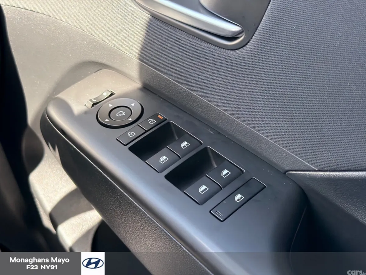 Hyundai KONA MPV, Petrol, 2025, Grey
