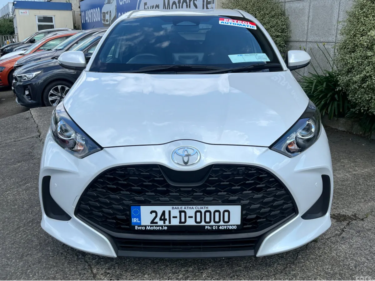 Toyota Yaris Hatchback, Petrol Hybrid, 2024, White
