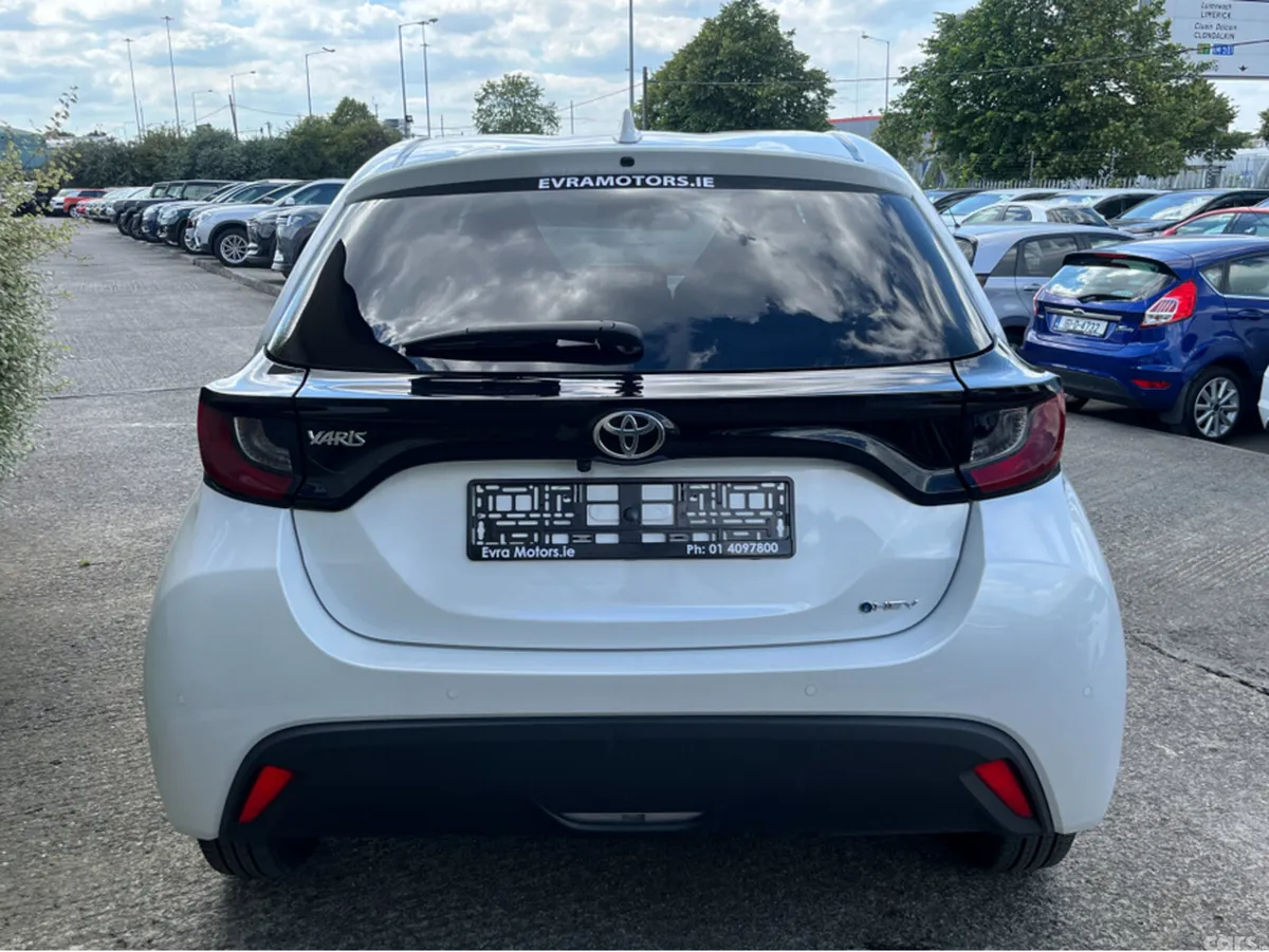 Toyota Yaris Hatchback, Petrol Hybrid, 2024, White