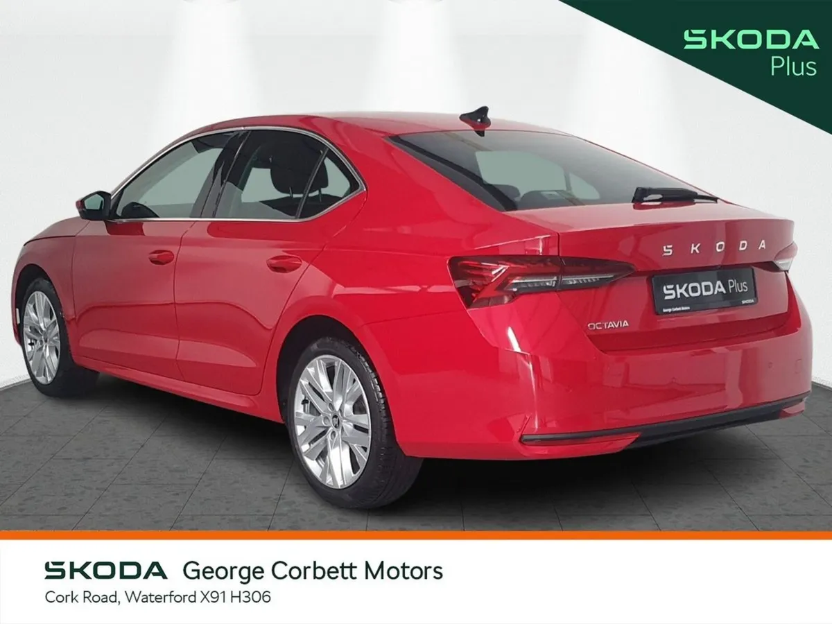 Skoda Octavia Saloon, Diesel, 2025, Red