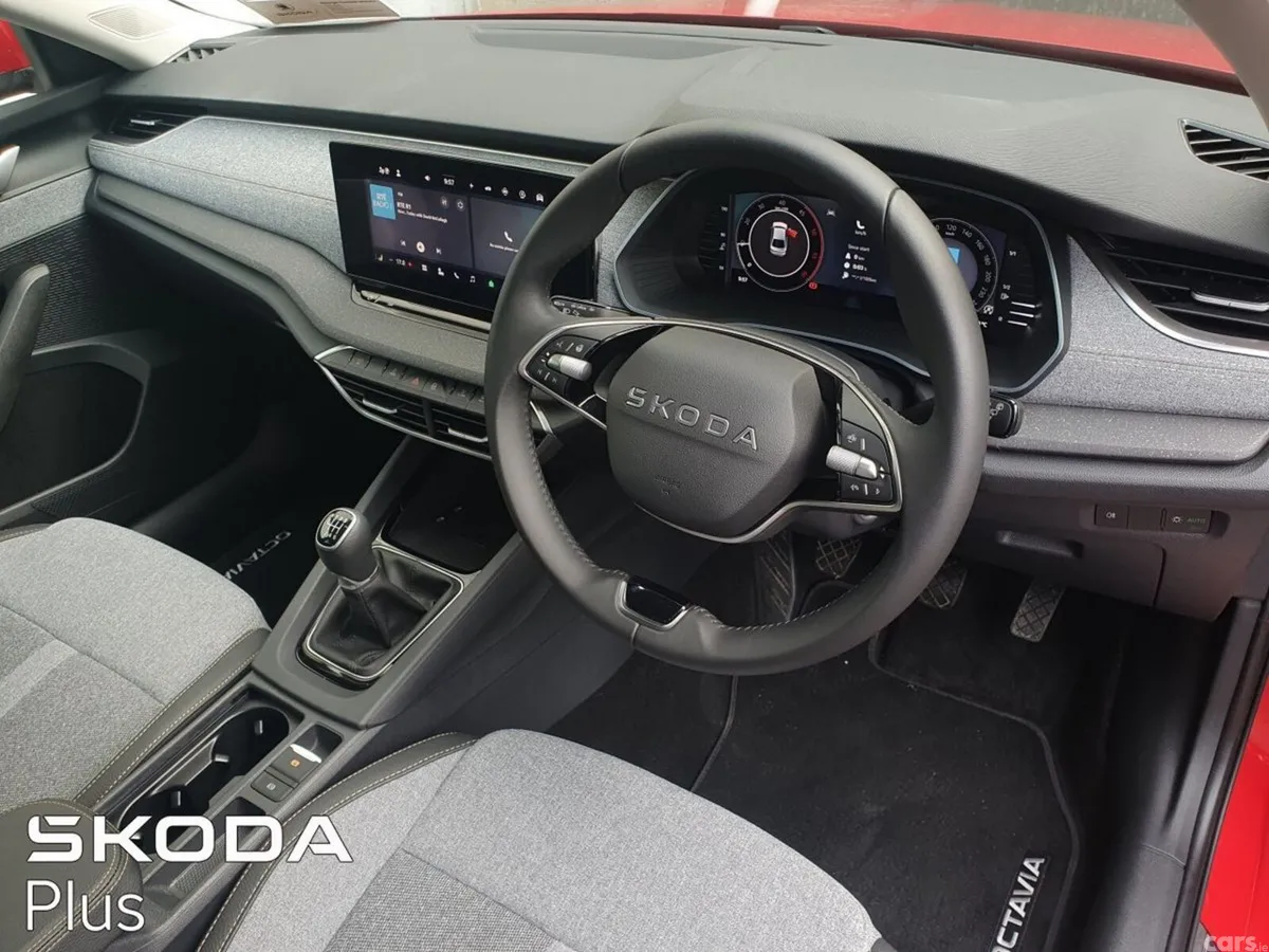 Skoda Octavia Saloon, Diesel, 2025, Red