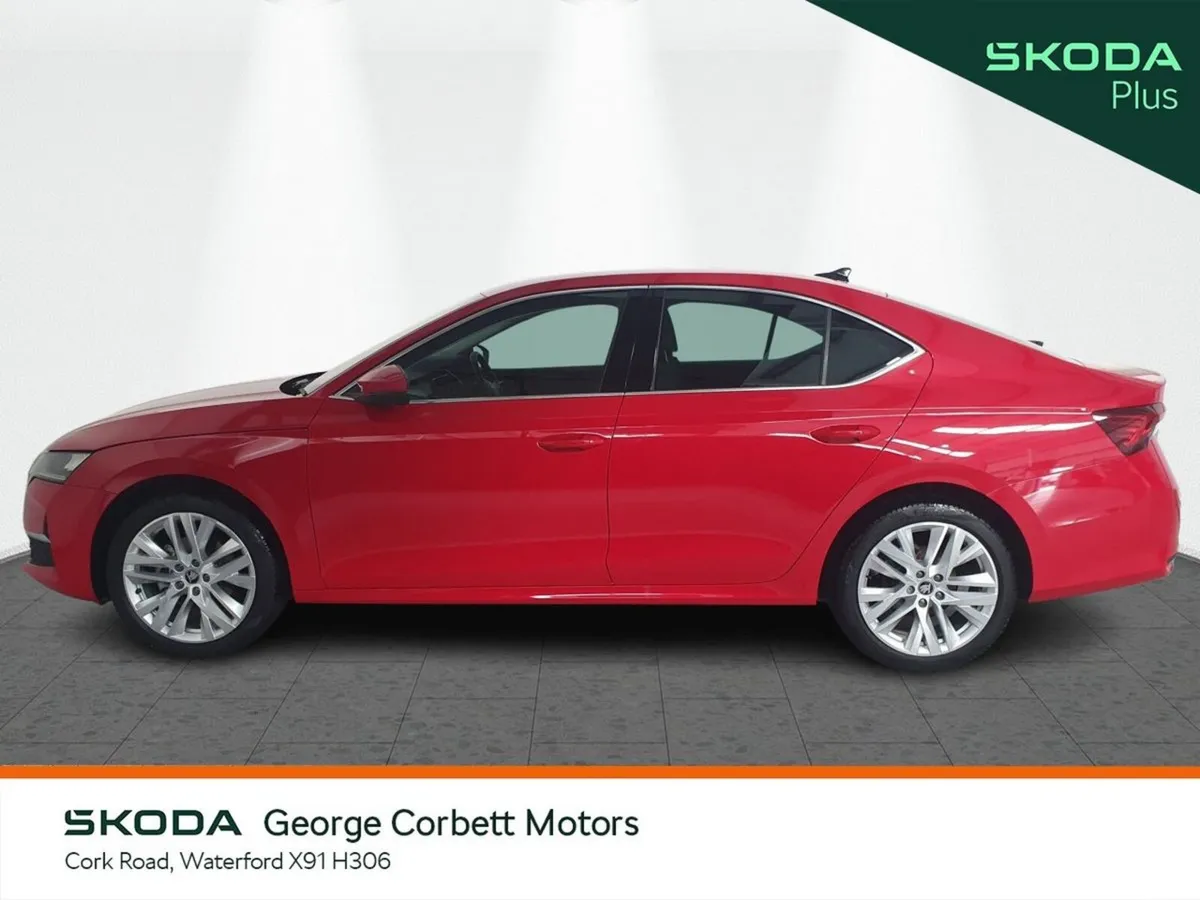 Skoda Octavia Saloon, Diesel, 2025, Red