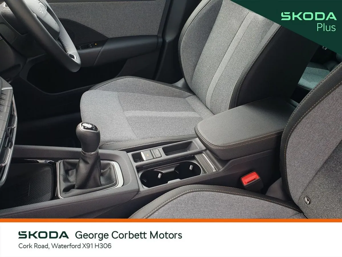 Skoda Octavia Saloon, Diesel, 2025, Red