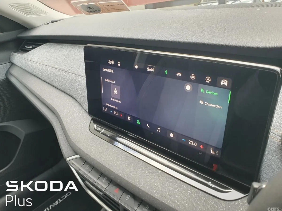 Skoda Octavia Saloon, Diesel, 2025, Red