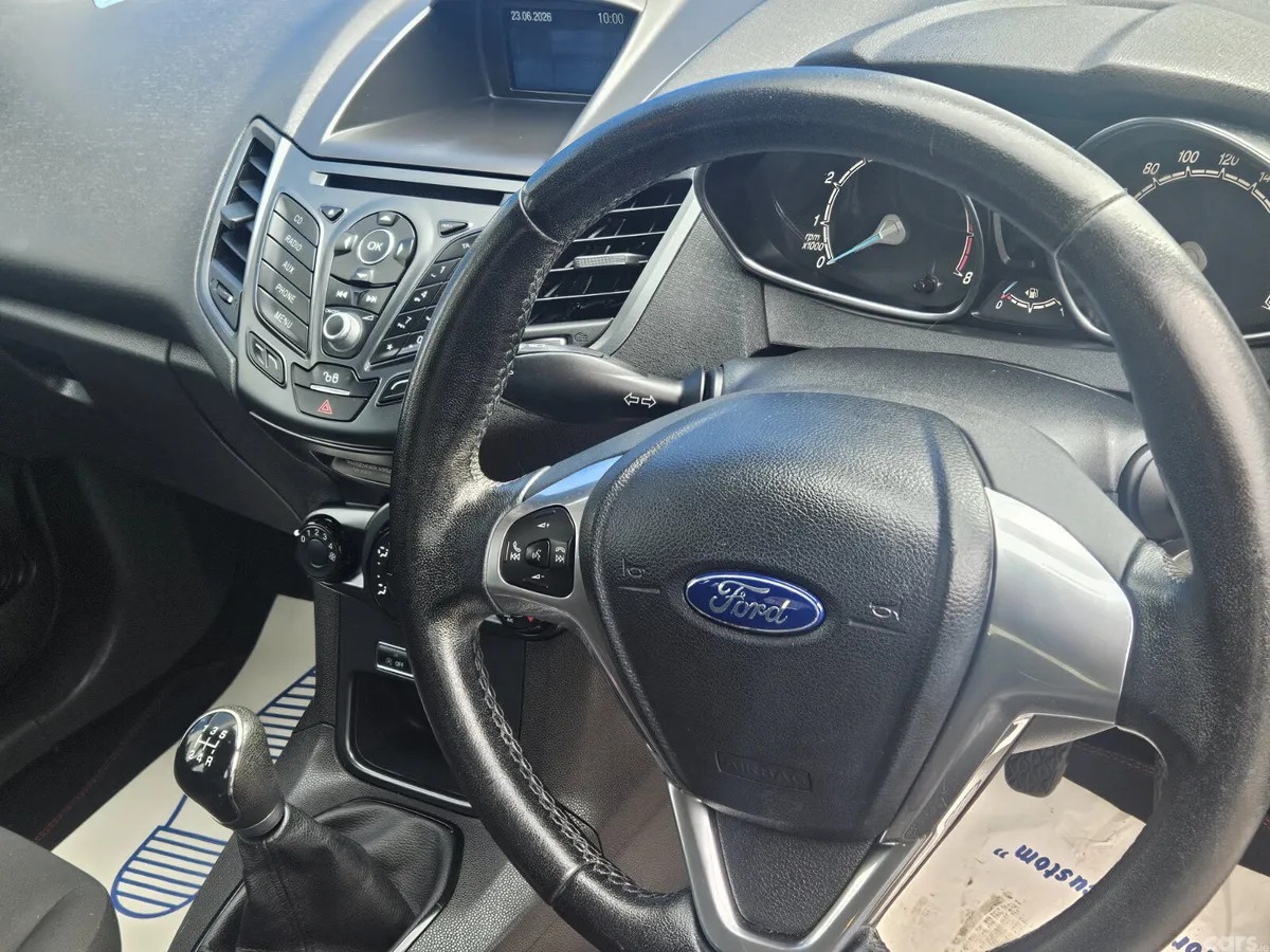 Ford Fiesta Hatchback, Petrol, 2017, Grey
