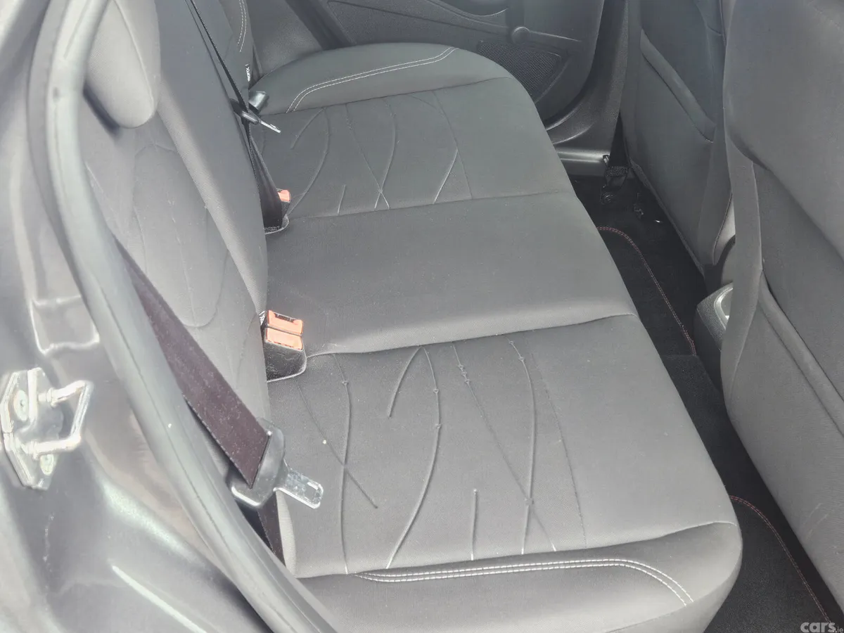 Ford Fiesta Hatchback, Petrol, 2017, Grey