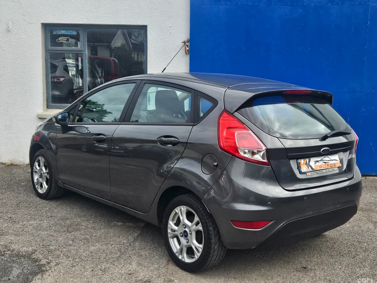 Ford Fiesta Hatchback, Petrol, 2017, Grey