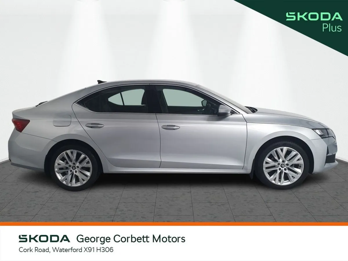 Skoda Octavia Hatchback, Diesel, 2025, Grey