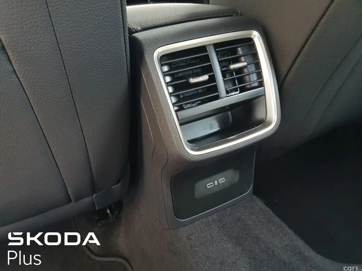 Skoda Octavia Hatchback, Diesel, 2025, Grey