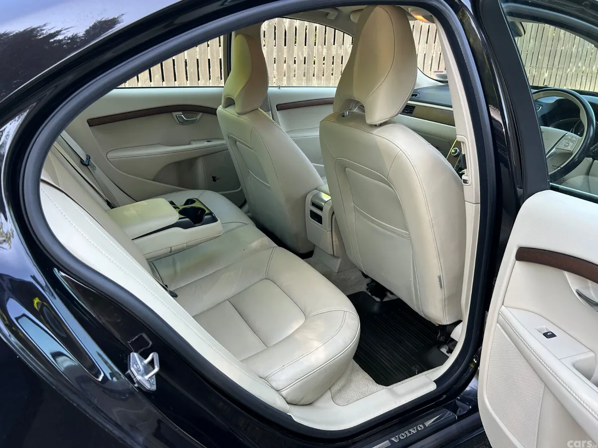 Volvo S80 Saloon, Diesel, 2015, Black