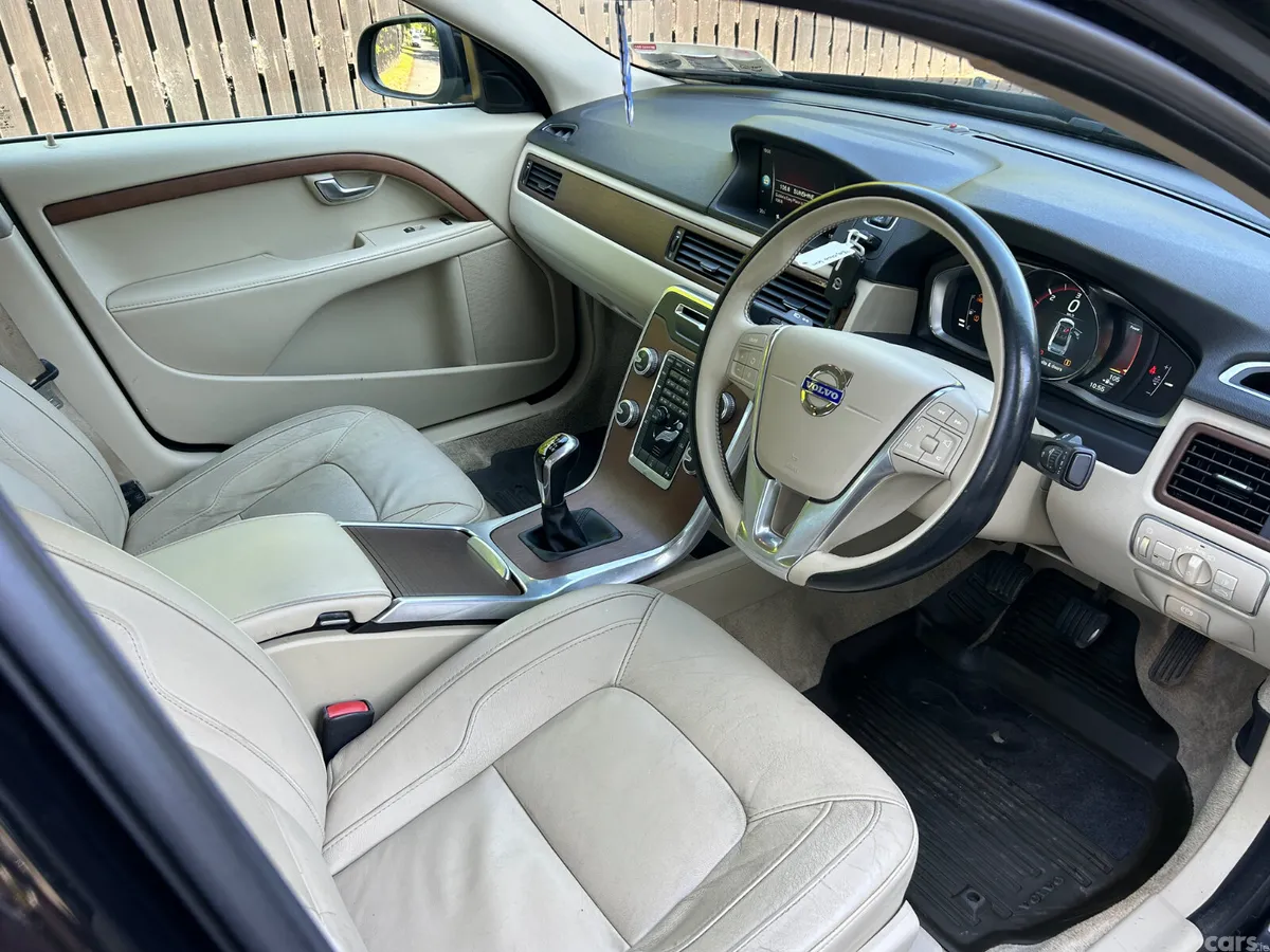 Volvo S80 Saloon, Diesel, 2015, Black