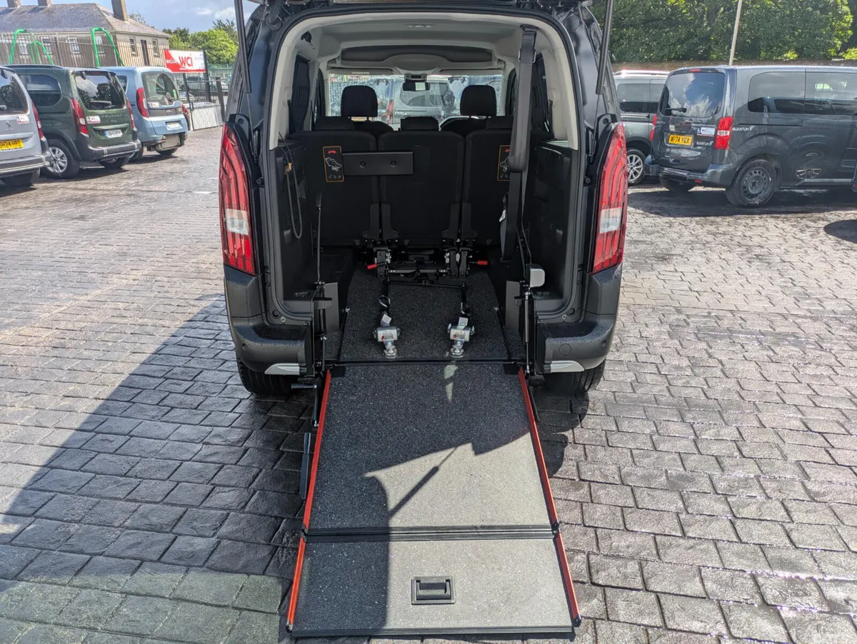 Peugeot Rifter MPV, Diesel, 2026, Black