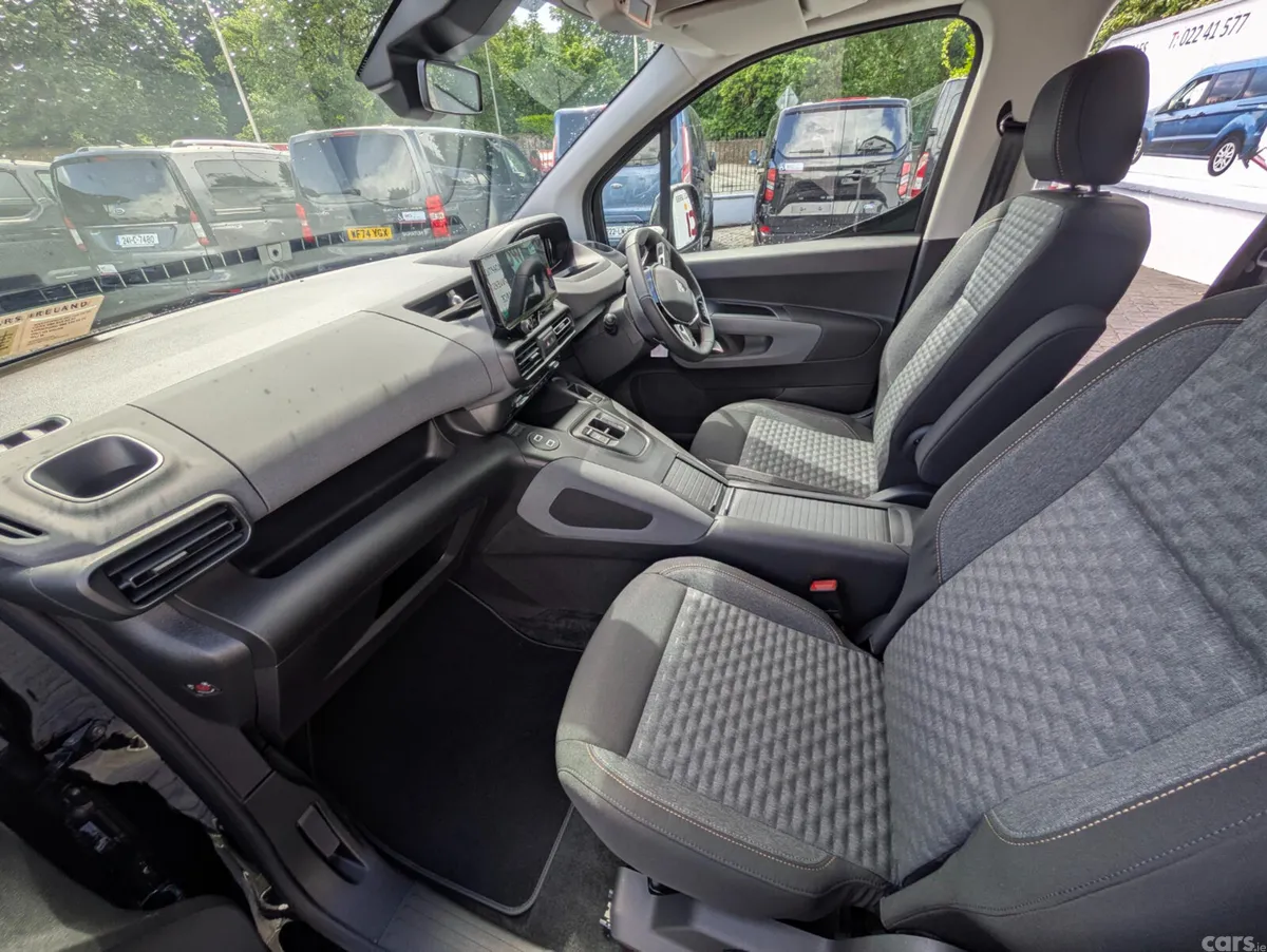 Peugeot Rifter MPV, Diesel, 2026, Black