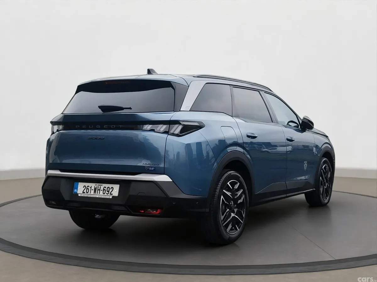 Peugeot 5008 MPV, Petrol Hybrid, 2026, Blue