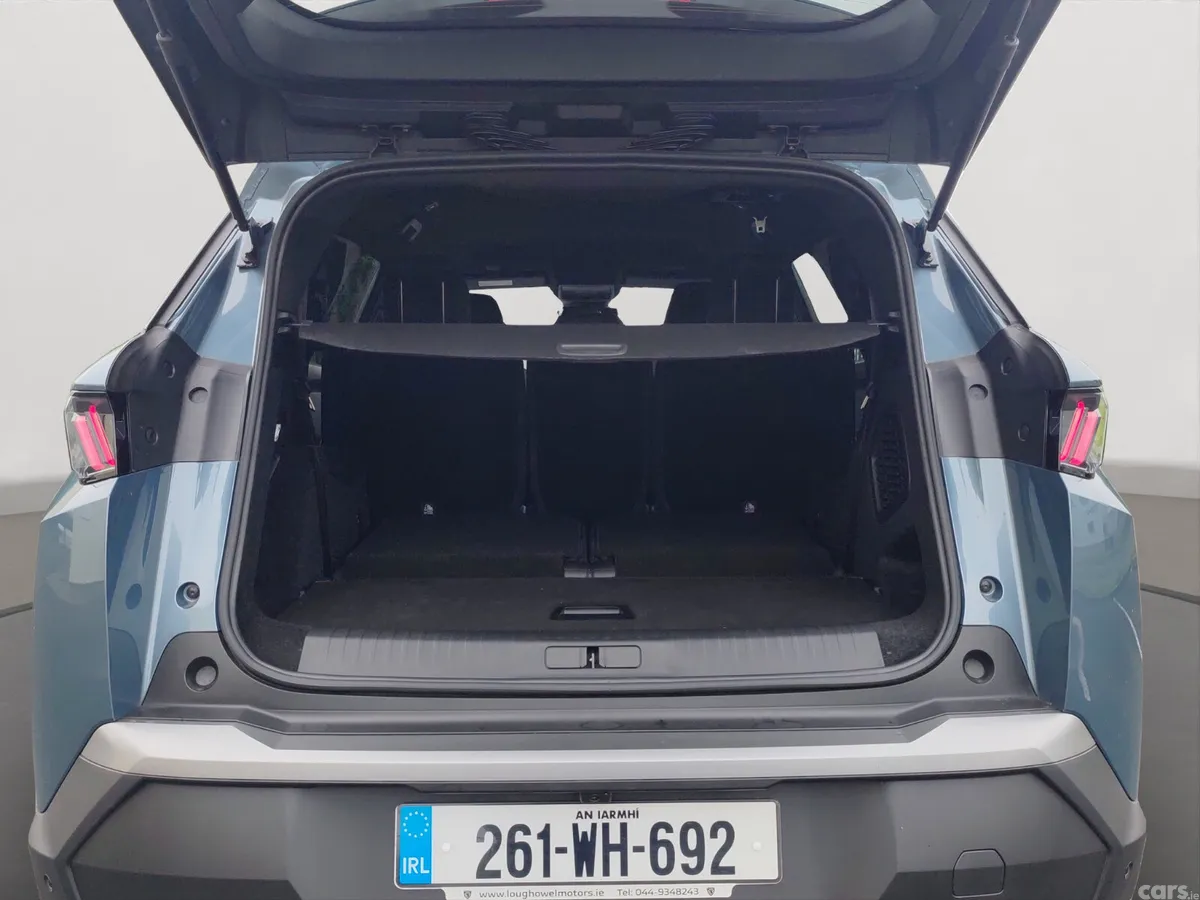 Peugeot 5008 MPV, Petrol Hybrid, 2026, Blue