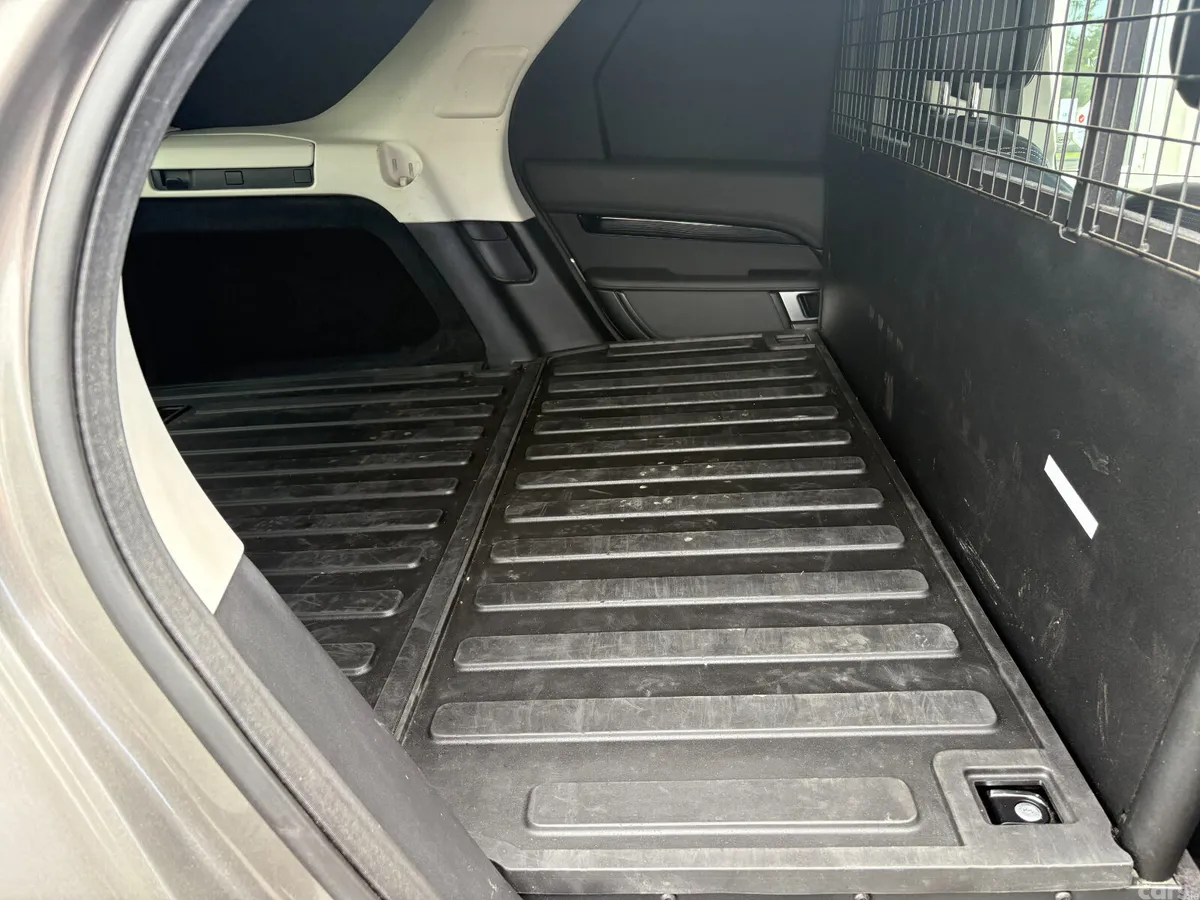 Land Rover Discovery SUV, Diesel, 2021, Grey