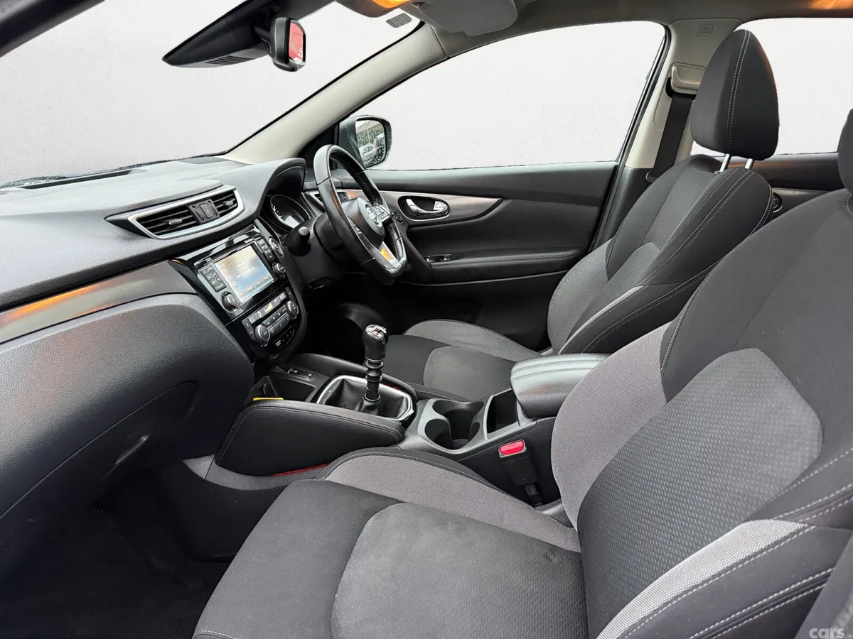 Nissan Qashqai SUV, Diesel, 2018, Grey