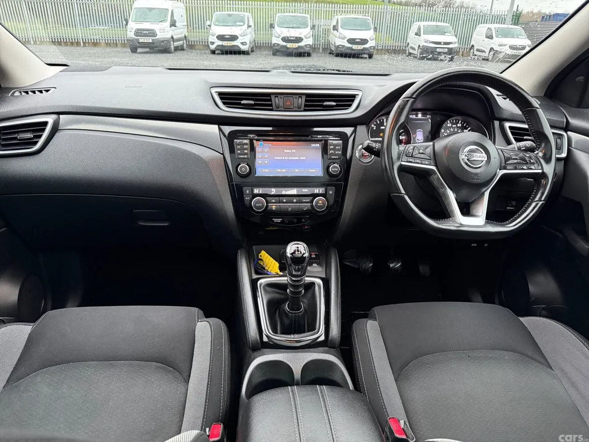Nissan Qashqai SUV, Diesel, 2018, Grey