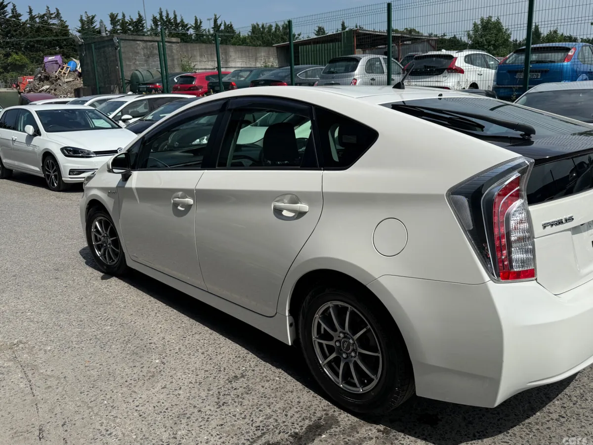 Toyota Prius Hatchback, Petrol Hybrid, 2014, White
