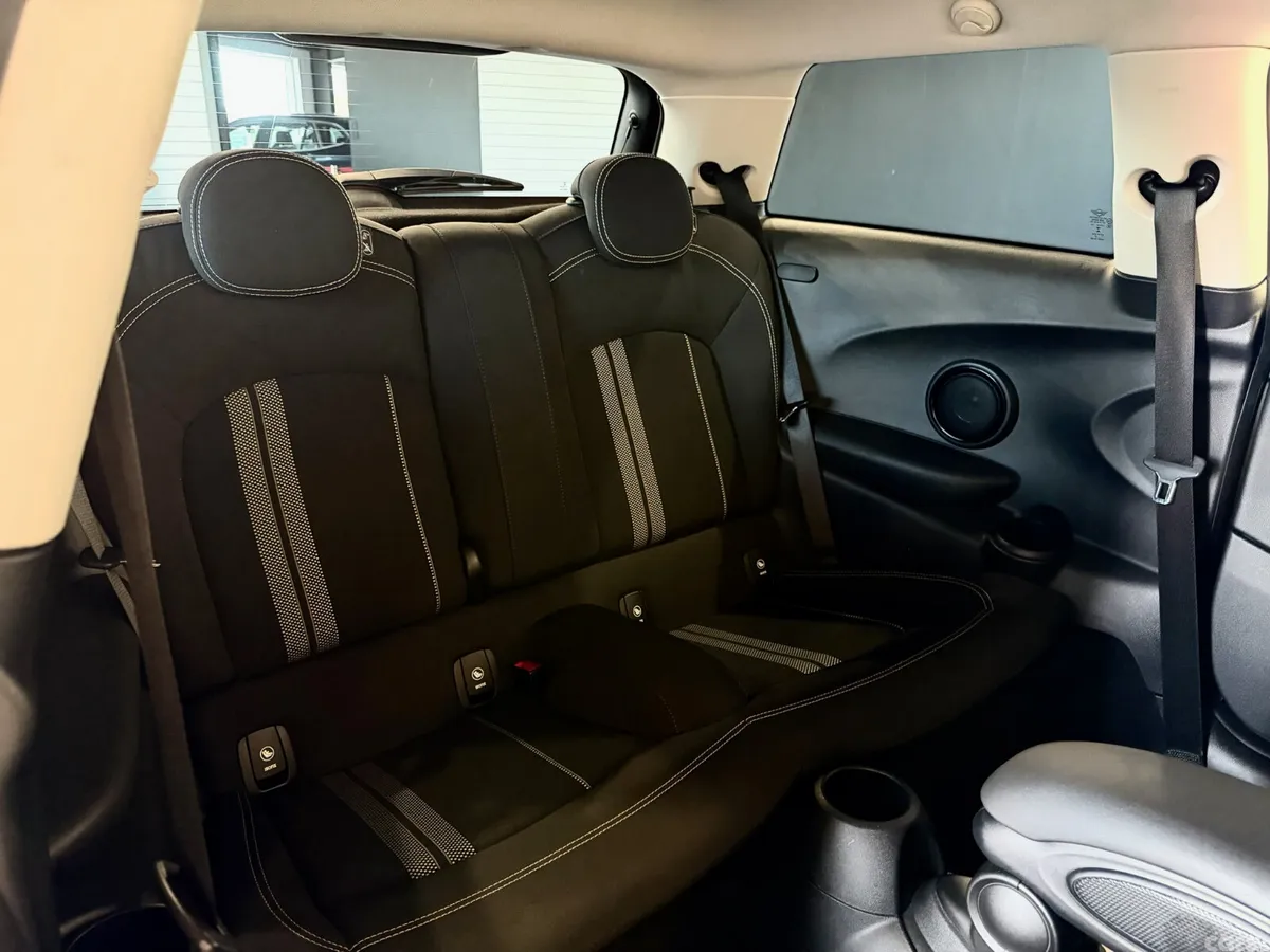 Mini Cooper Hatchback, Diesel, 2018, Black