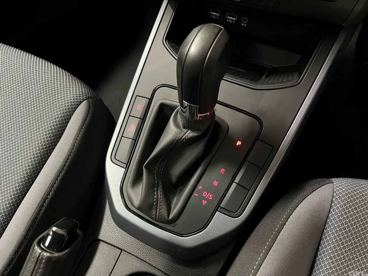 SEAT Arona SUV, Petrol, 2020, Red