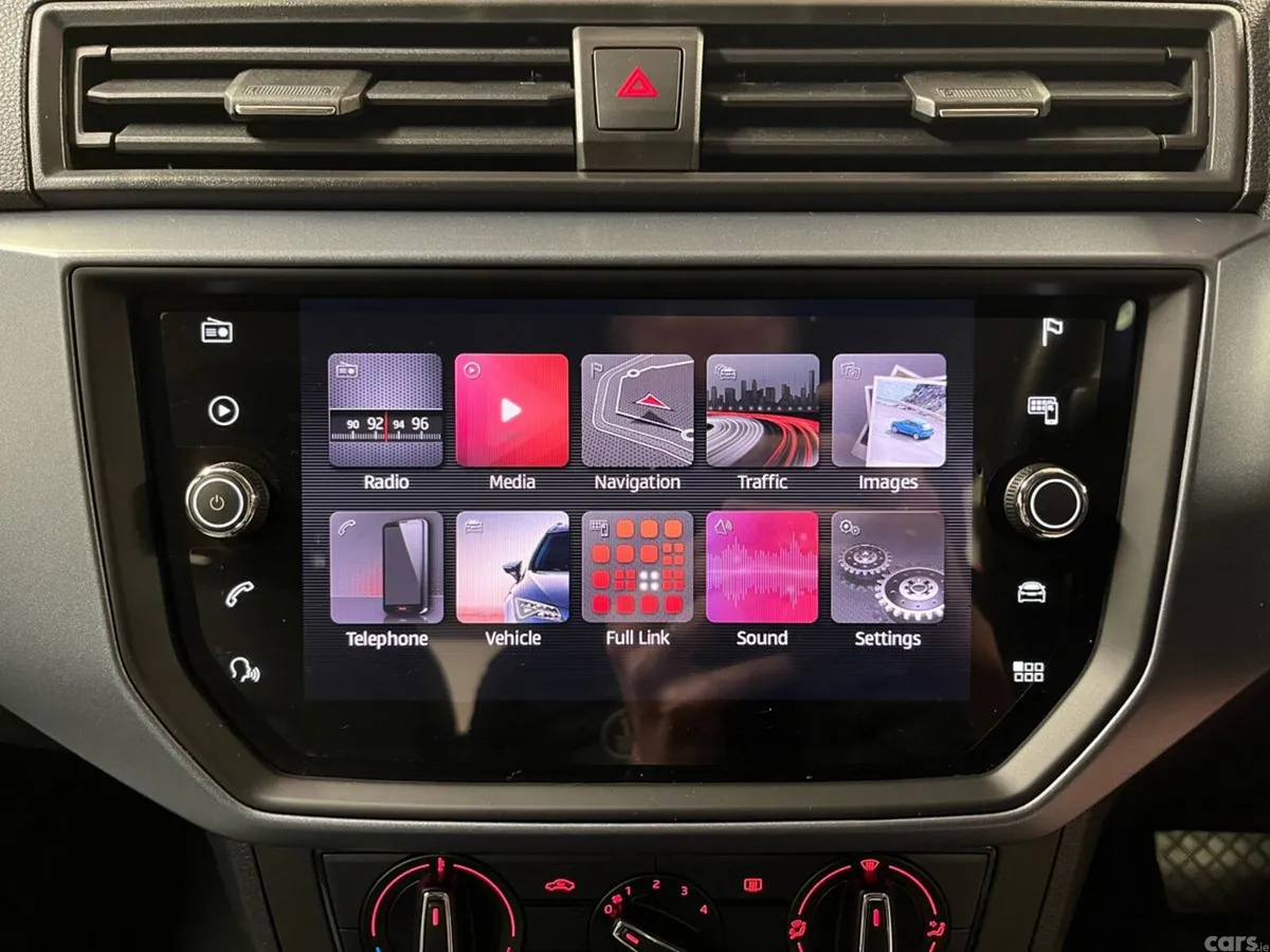 SEAT Arona SUV, Petrol, 2020, Red